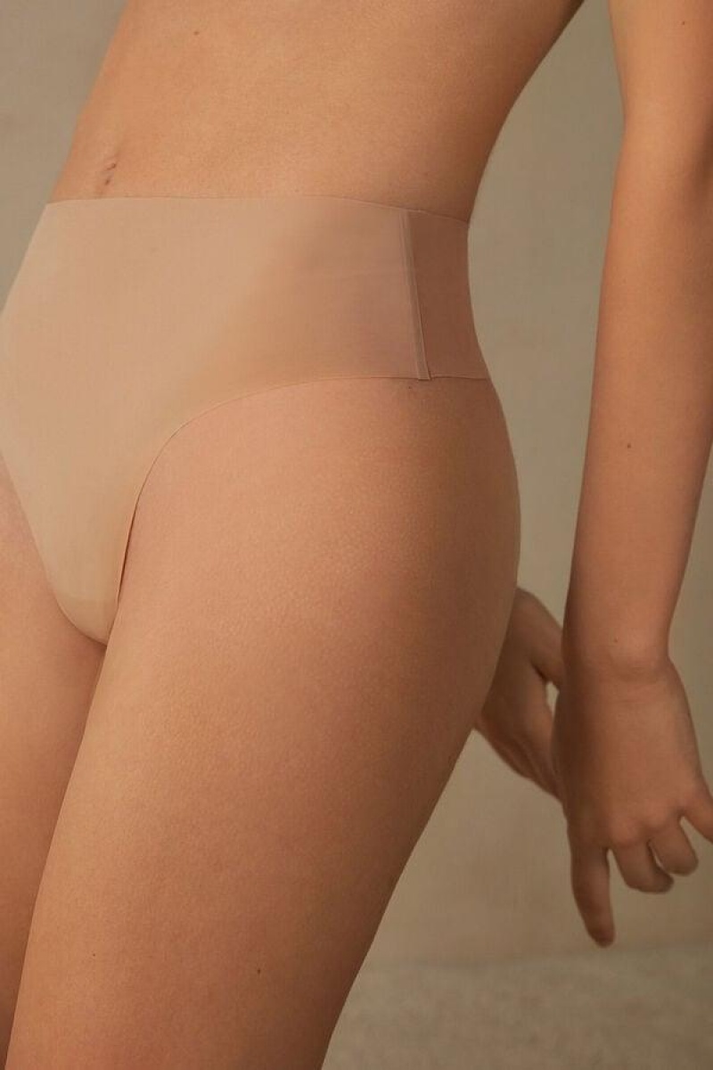 Dámské Kalhotky Intimissimi High Pasem Tanga in Seamless Ultralight Microfiber Béžový | CZ IS3776