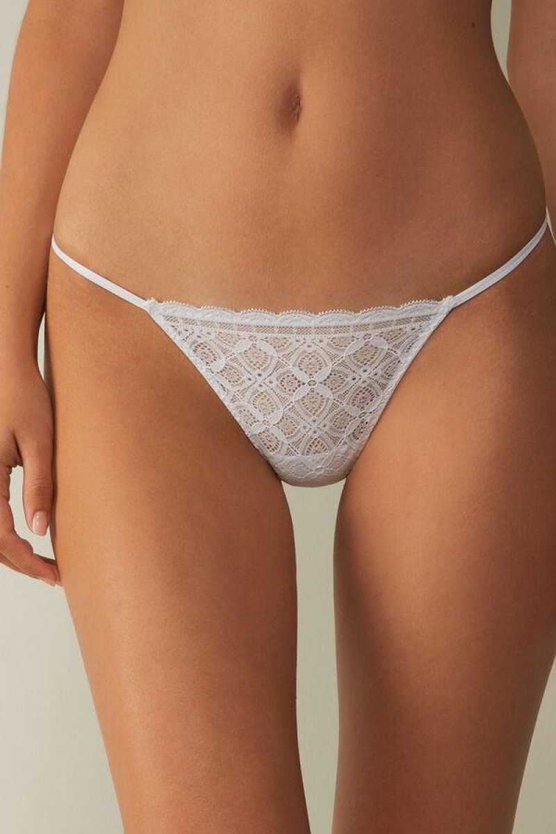 Dámské Kalhotky Intimissimi Krajkové String Tanga Bílé | CZ KI3765